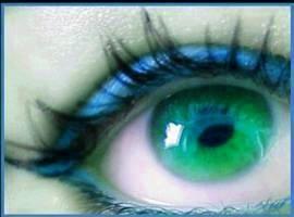 yeux bleu-vert